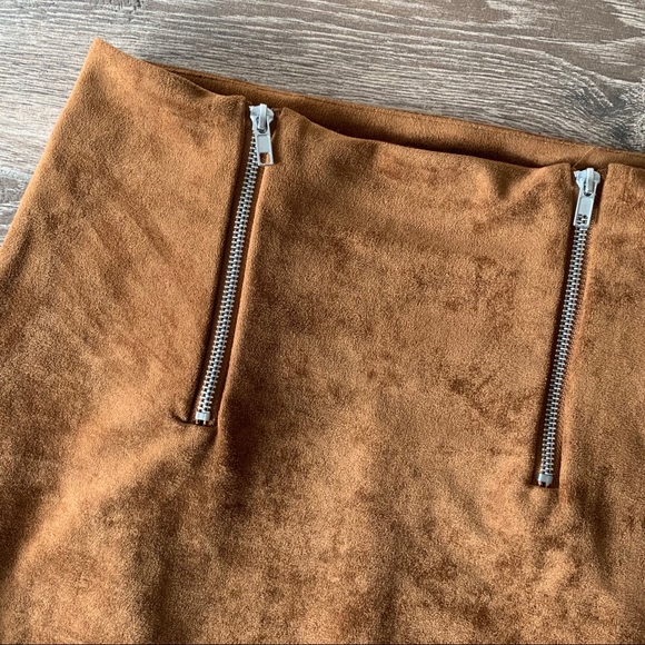 🔥 Suede Mini Skirt - Picture 3 of 5